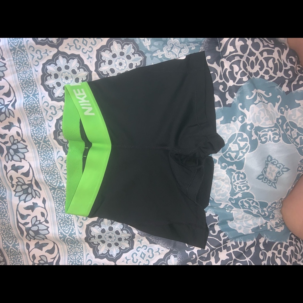 NWOT Women’s Nike spandex